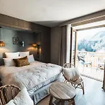 Hotel De La Roche 4*