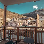 De La Roche Hotel