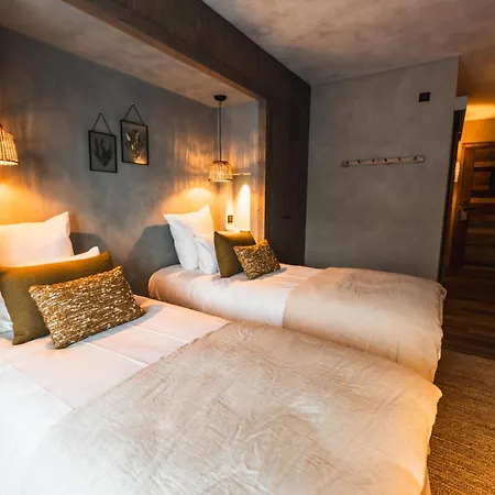 De La Roche 4*