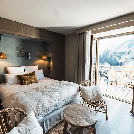 Hotel De La Roche 4*
